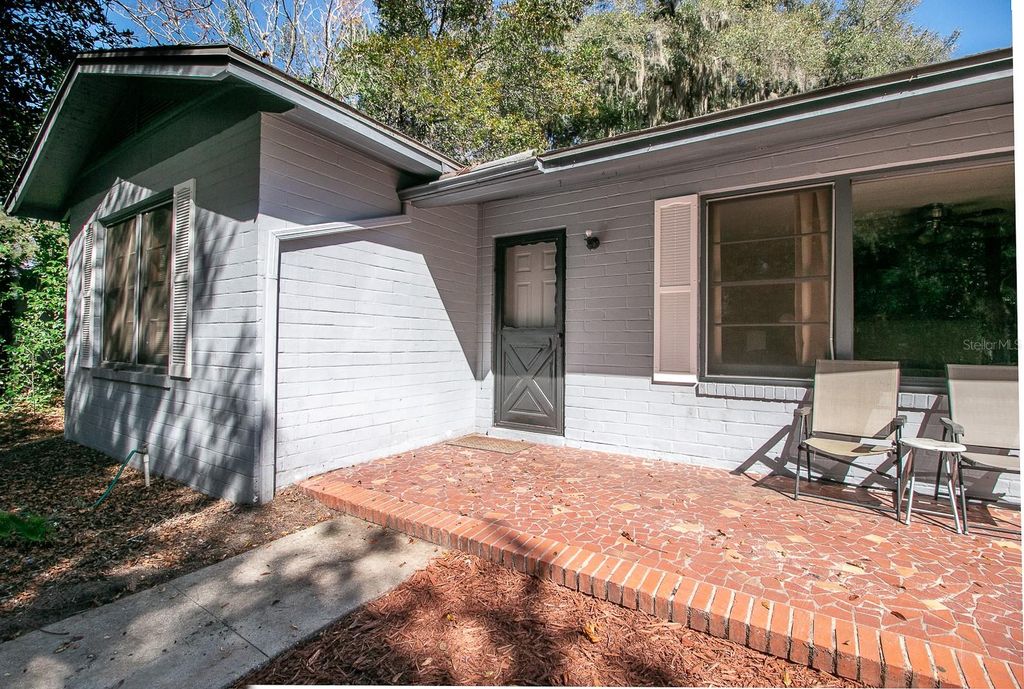 Photo of 2016 NW 7th Place, Gainesville, FL 32603 (MLS # GC539231)