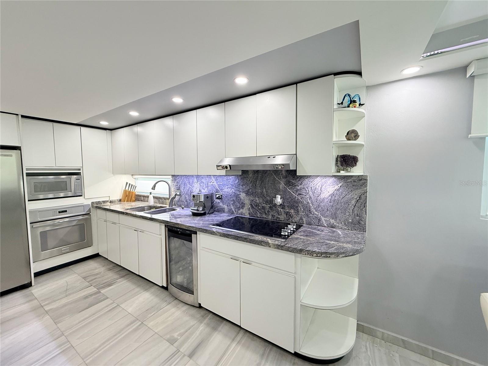 LOS PINOS COUNCIL OF OWNERS - Residential