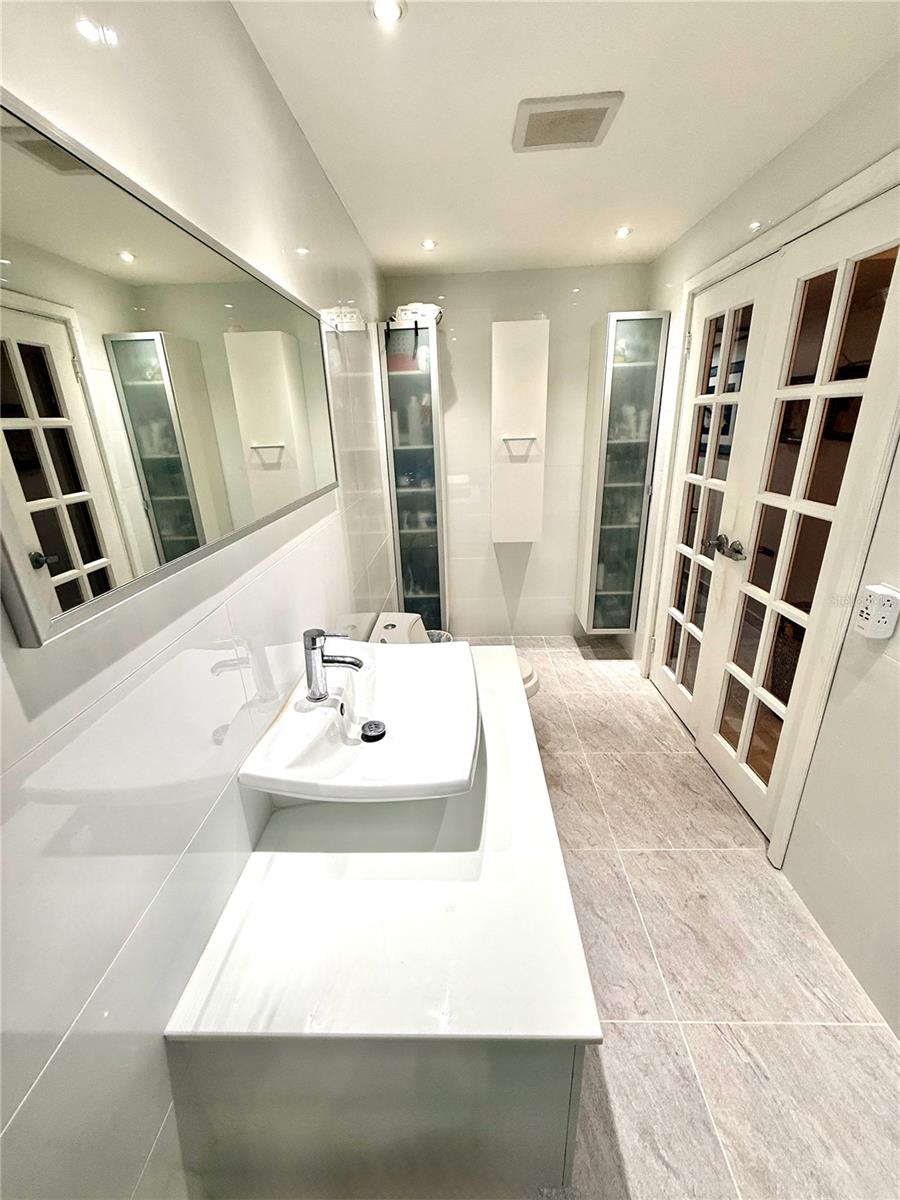 LOS PINOS COUNCIL OF OWNERS - Residential