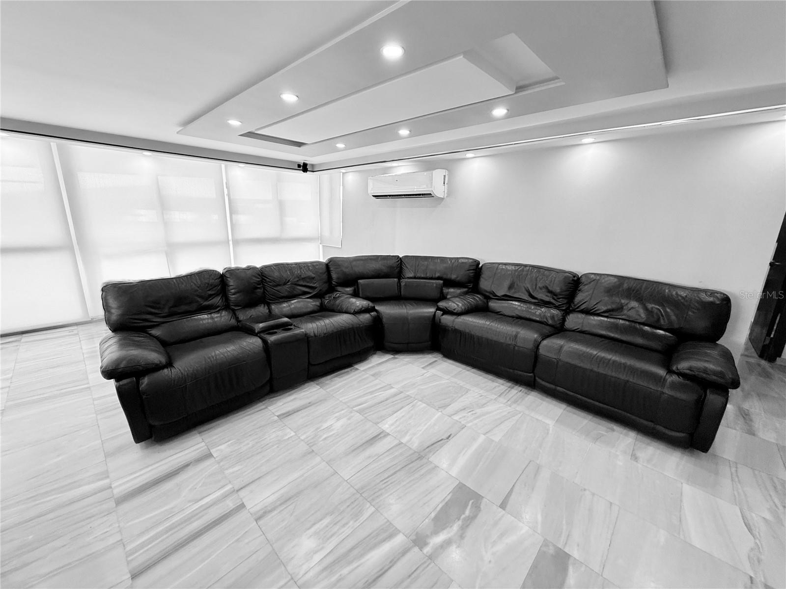 LOS PINOS COUNCIL OF OWNERS - Residential