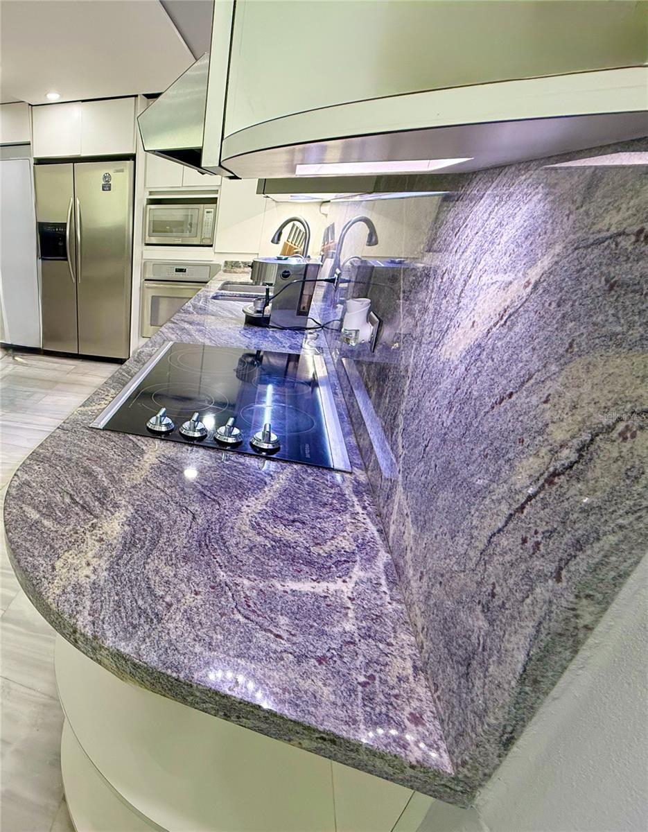 LOS PINOS COUNCIL OF OWNERS - Residential