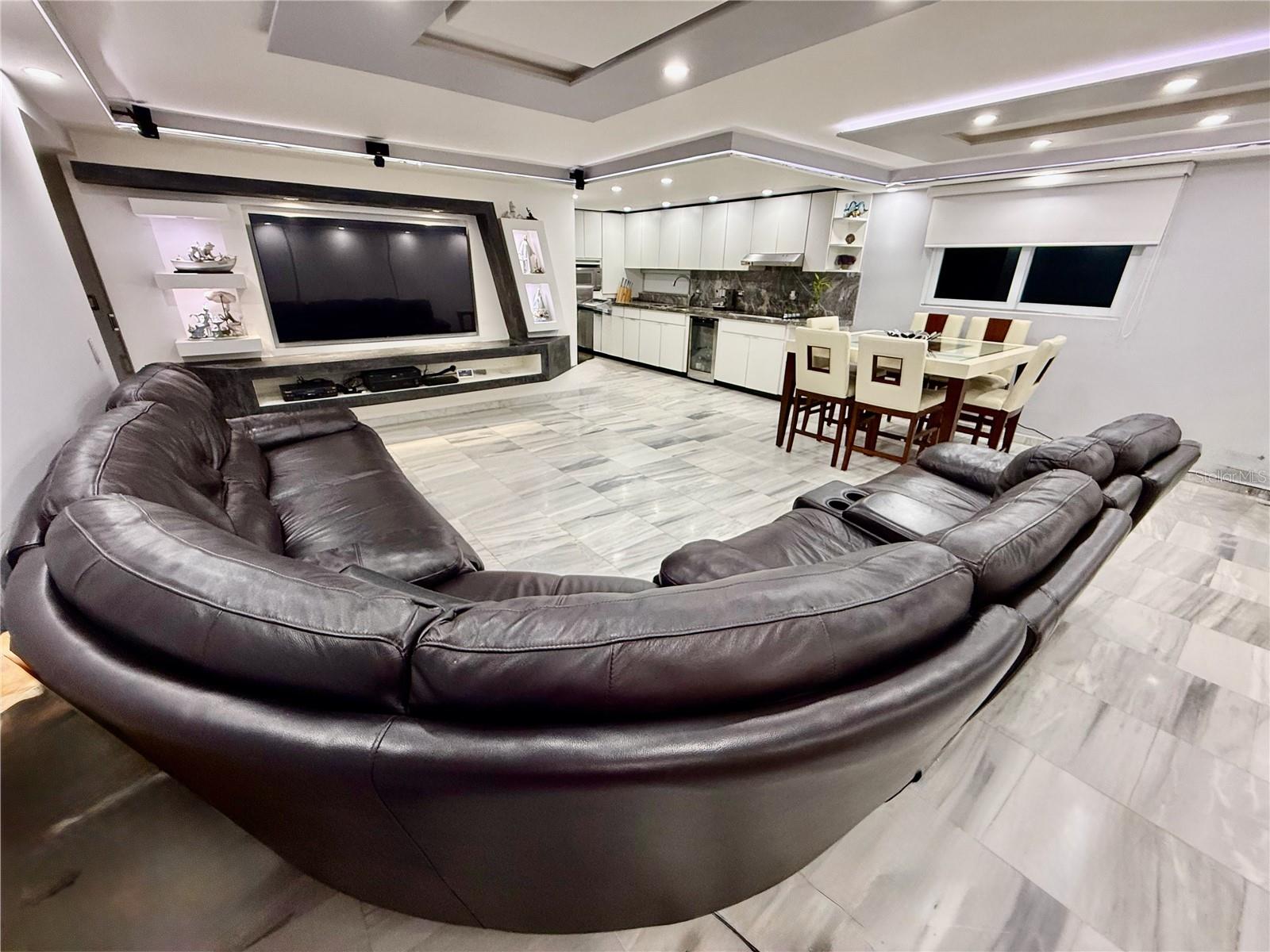 LOS PINOS COUNCIL OF OWNERS - Residential