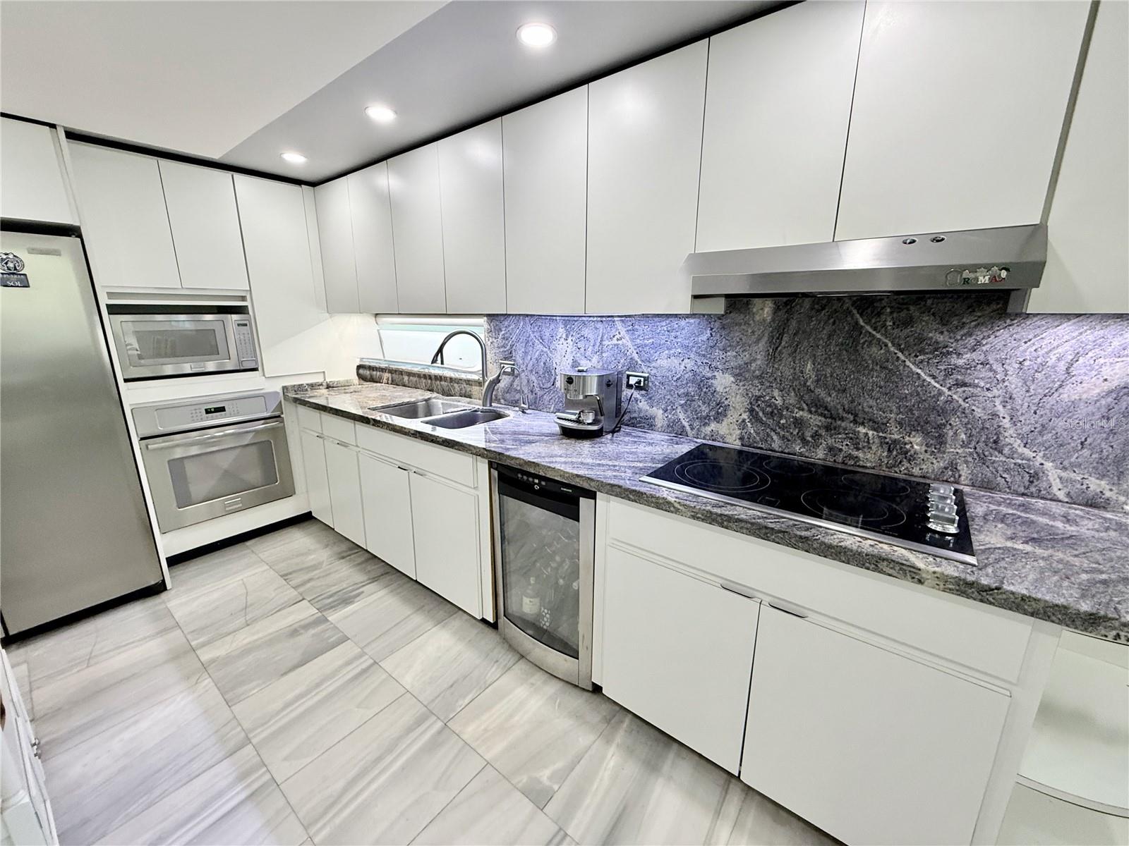 LOS PINOS COUNCIL OF OWNERS - Residential