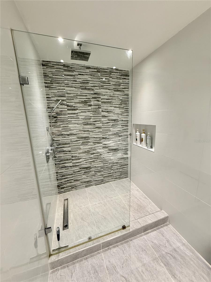 LOS PINOS COUNCIL OF OWNERS - Residential