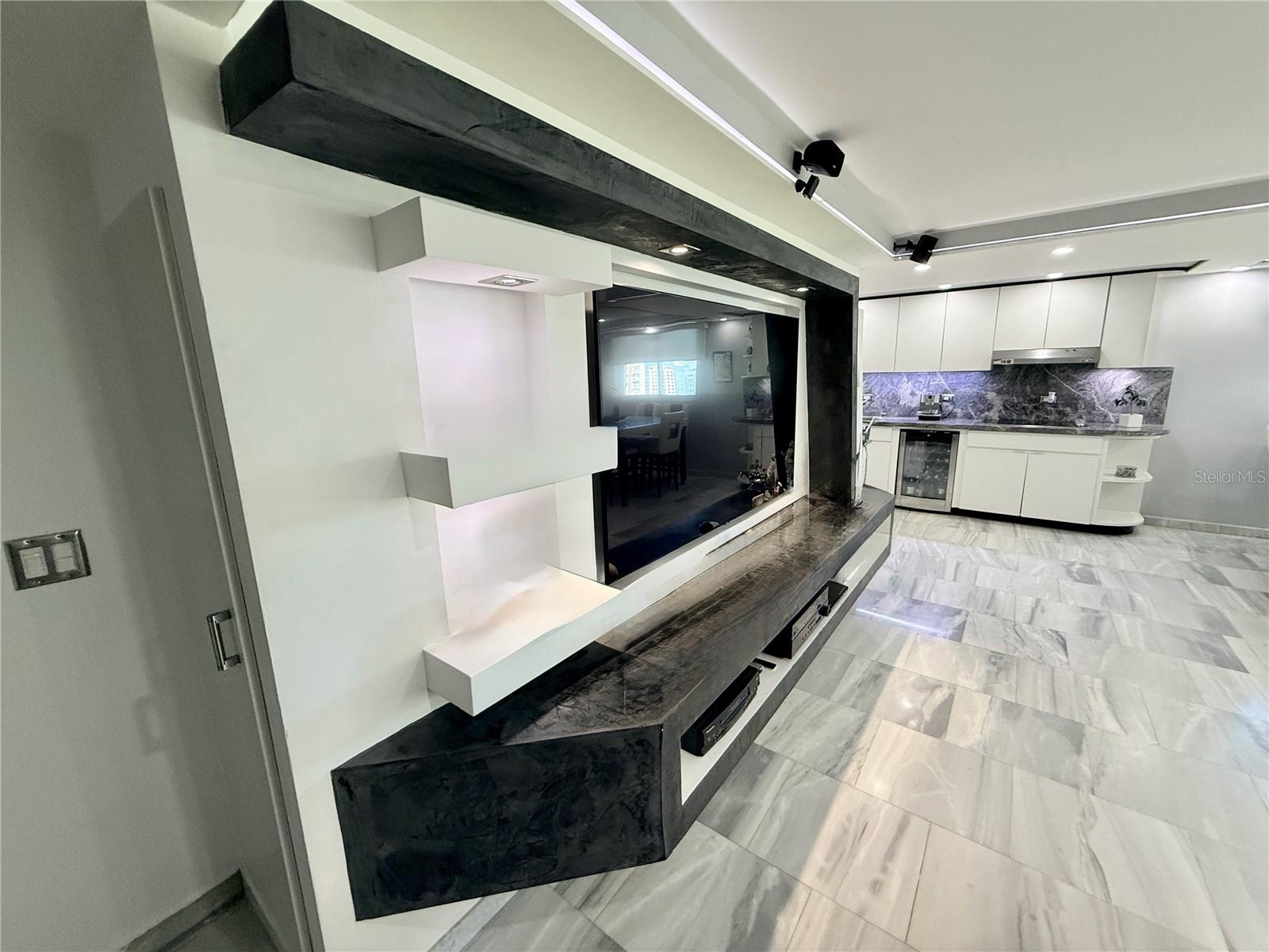 LOS PINOS COUNCIL OF OWNERS - Residential