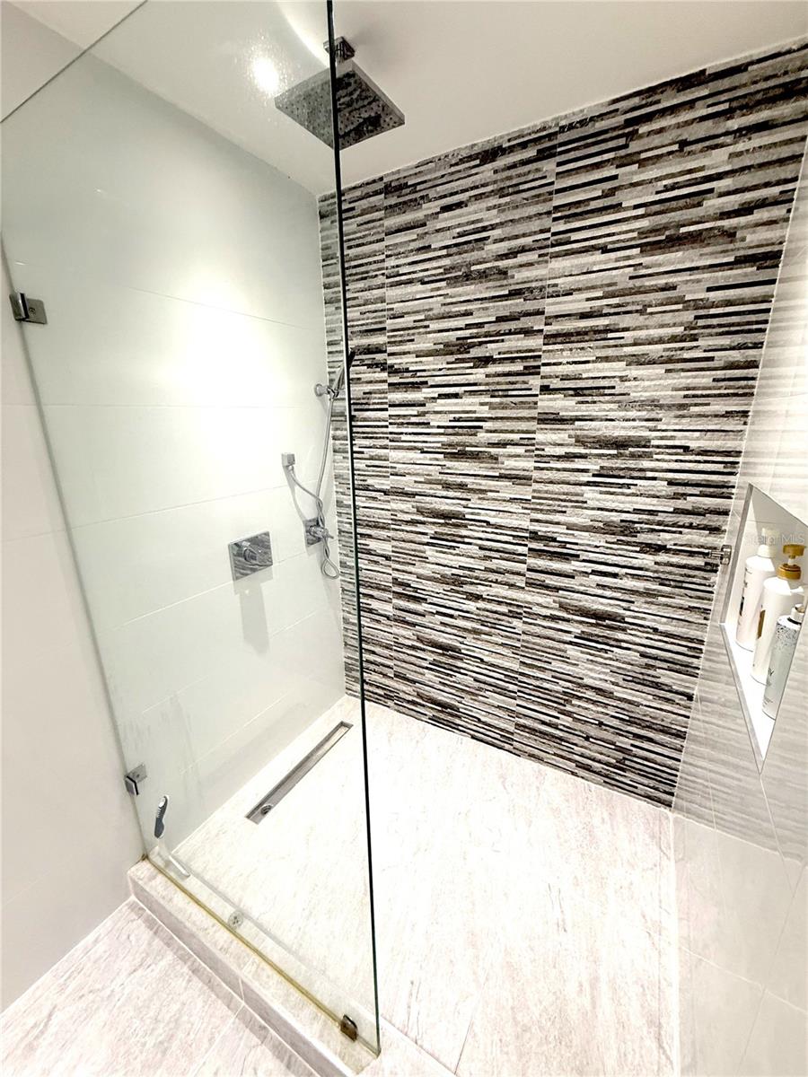 LOS PINOS COUNCIL OF OWNERS - Residential