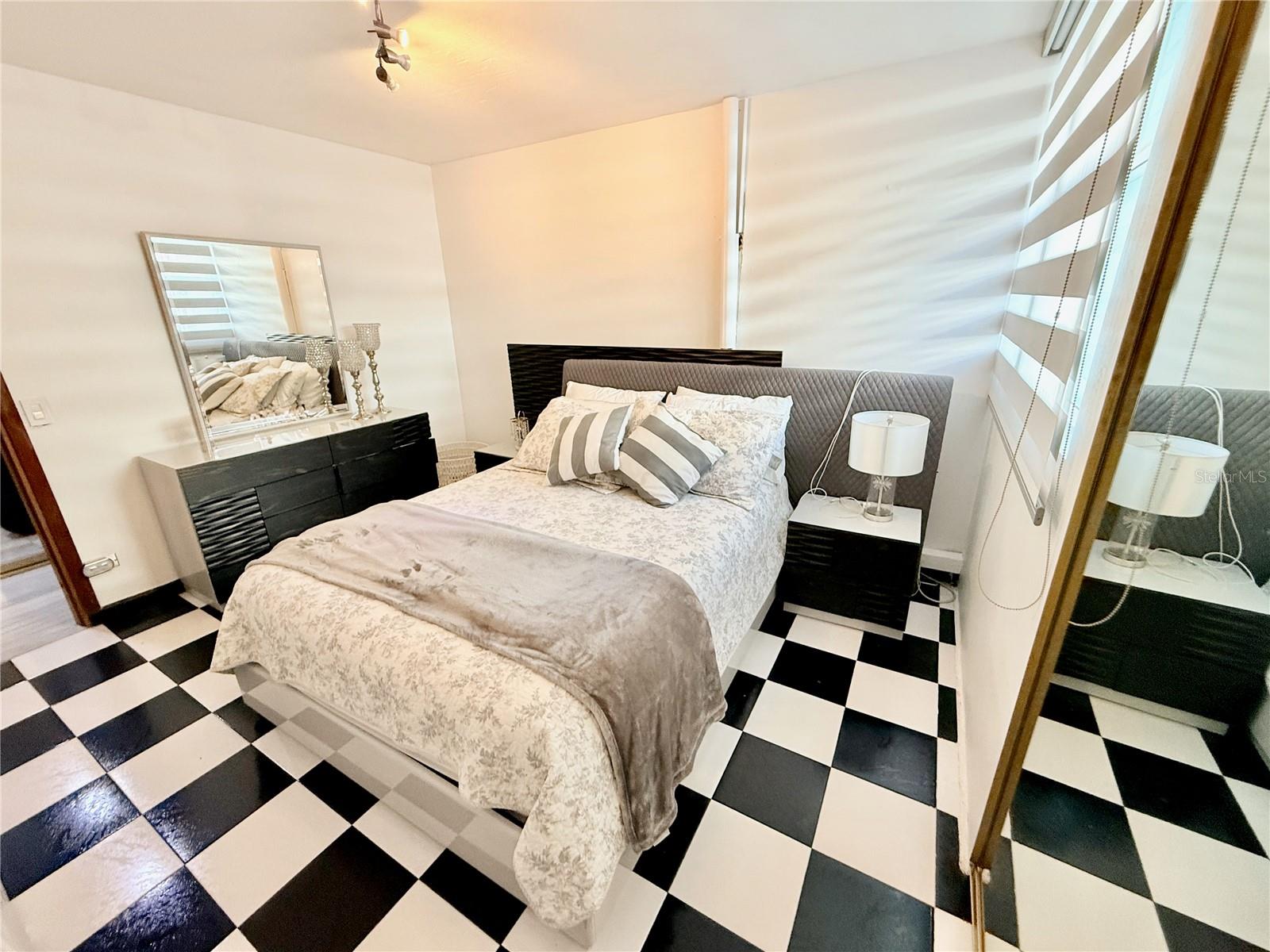 LOS PINOS COUNCIL OF OWNERS - Residential