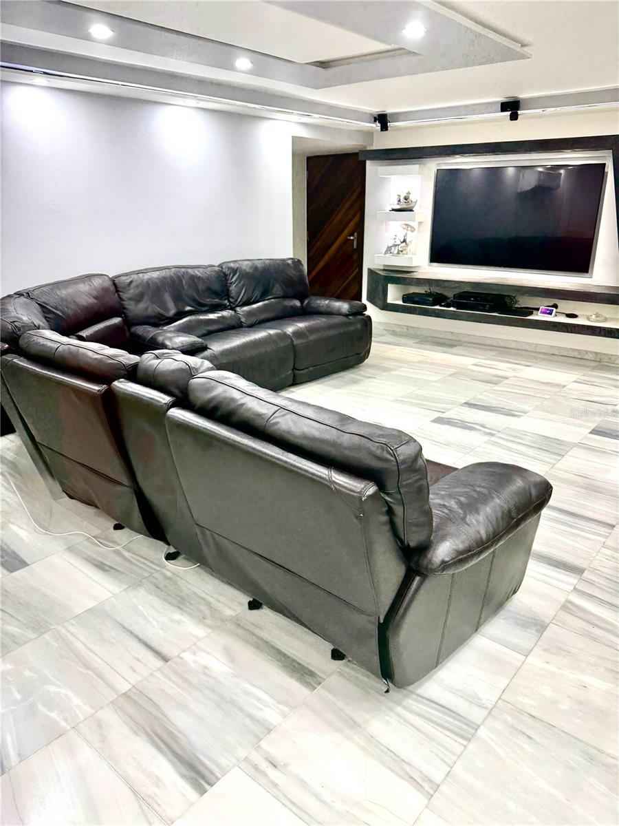 LOS PINOS COUNCIL OF OWNERS - Residential