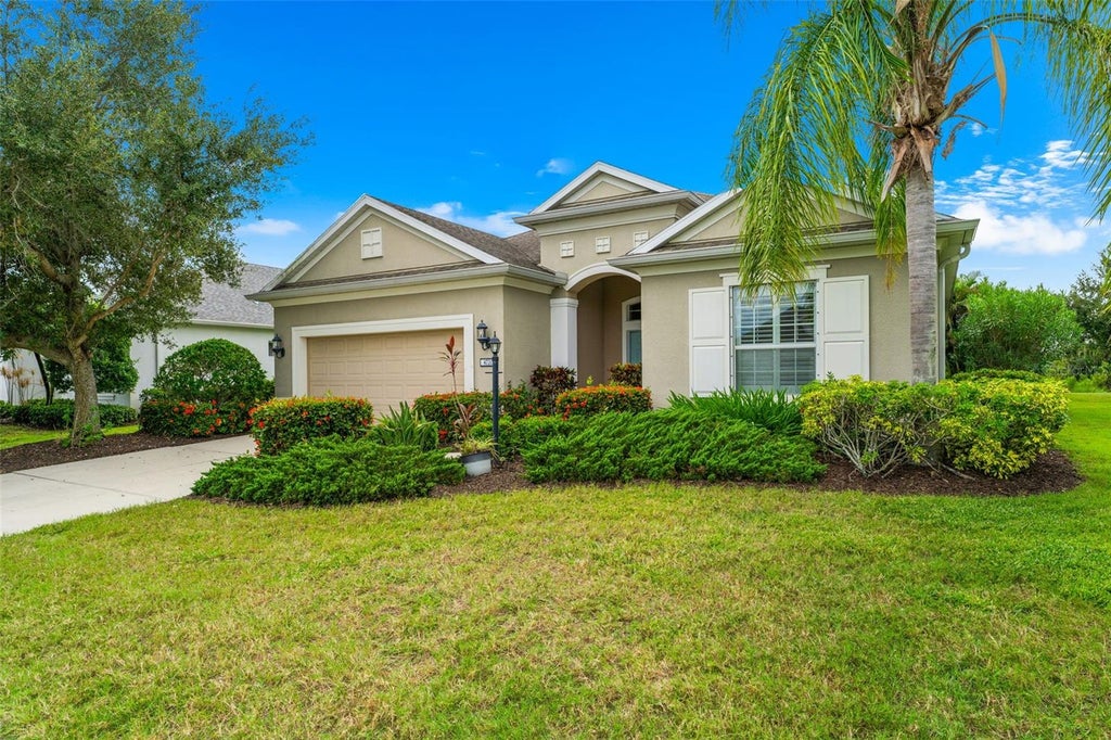 Photo of 4720 Claremont Park Drive, Bradenton, FL 34211 (MLS # A4707106)