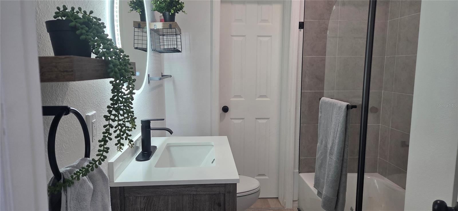 WYOMINA TER / CREST PARK - Residential