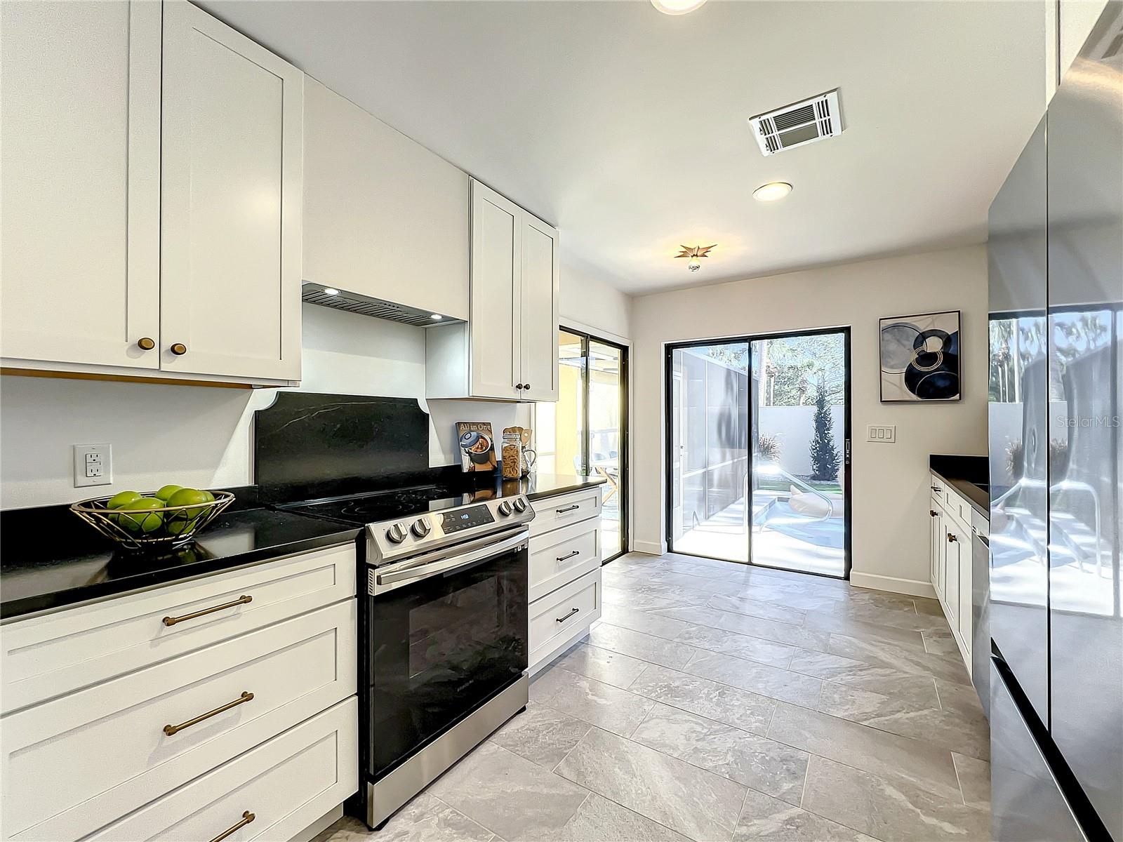 GRANADA VILLAS PH 01 - Residential