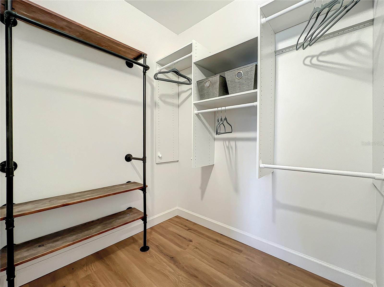 GRANADA VILLAS PH 01 - Residential