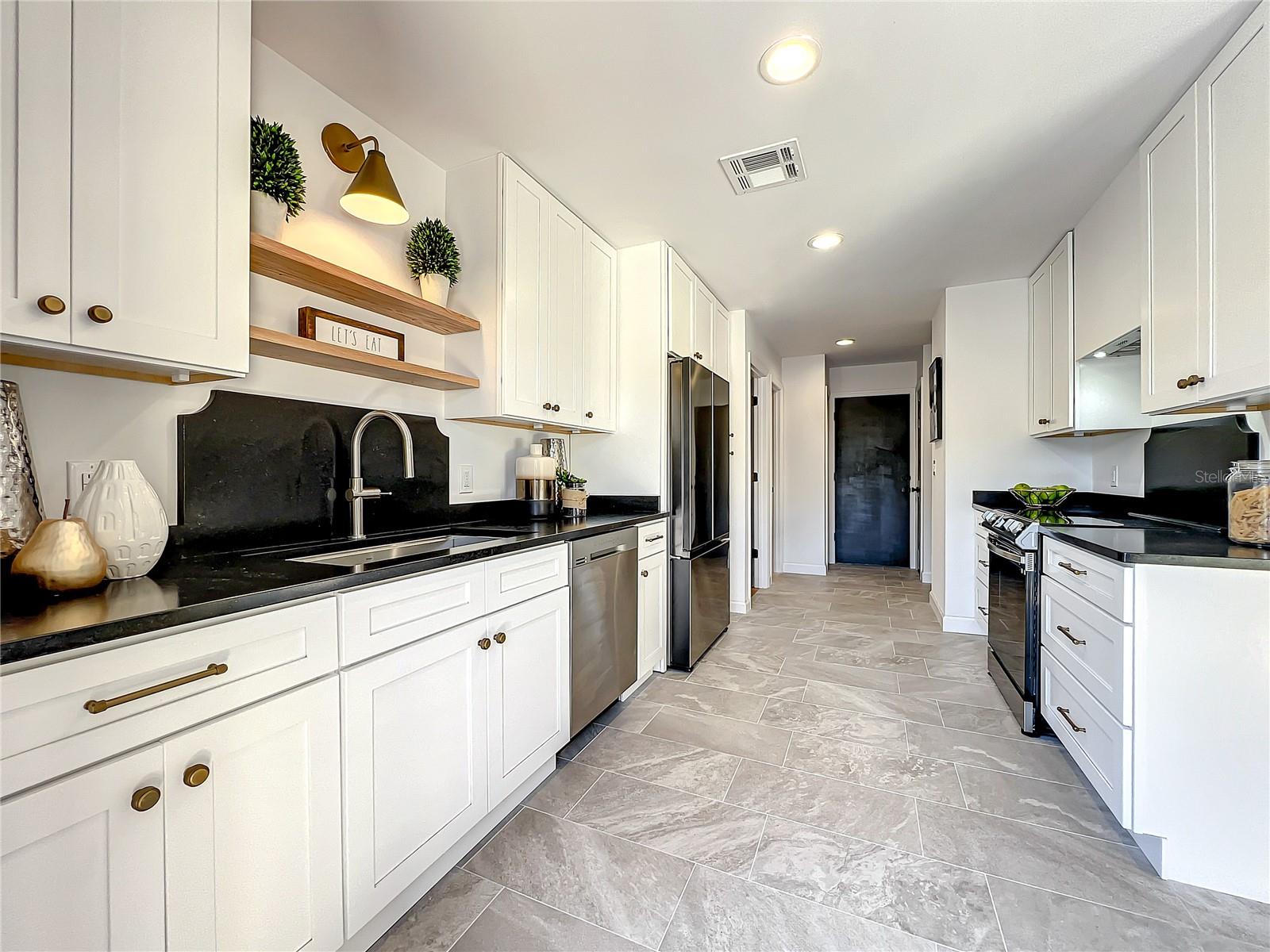 GRANADA VILLAS PH 01 - Residential