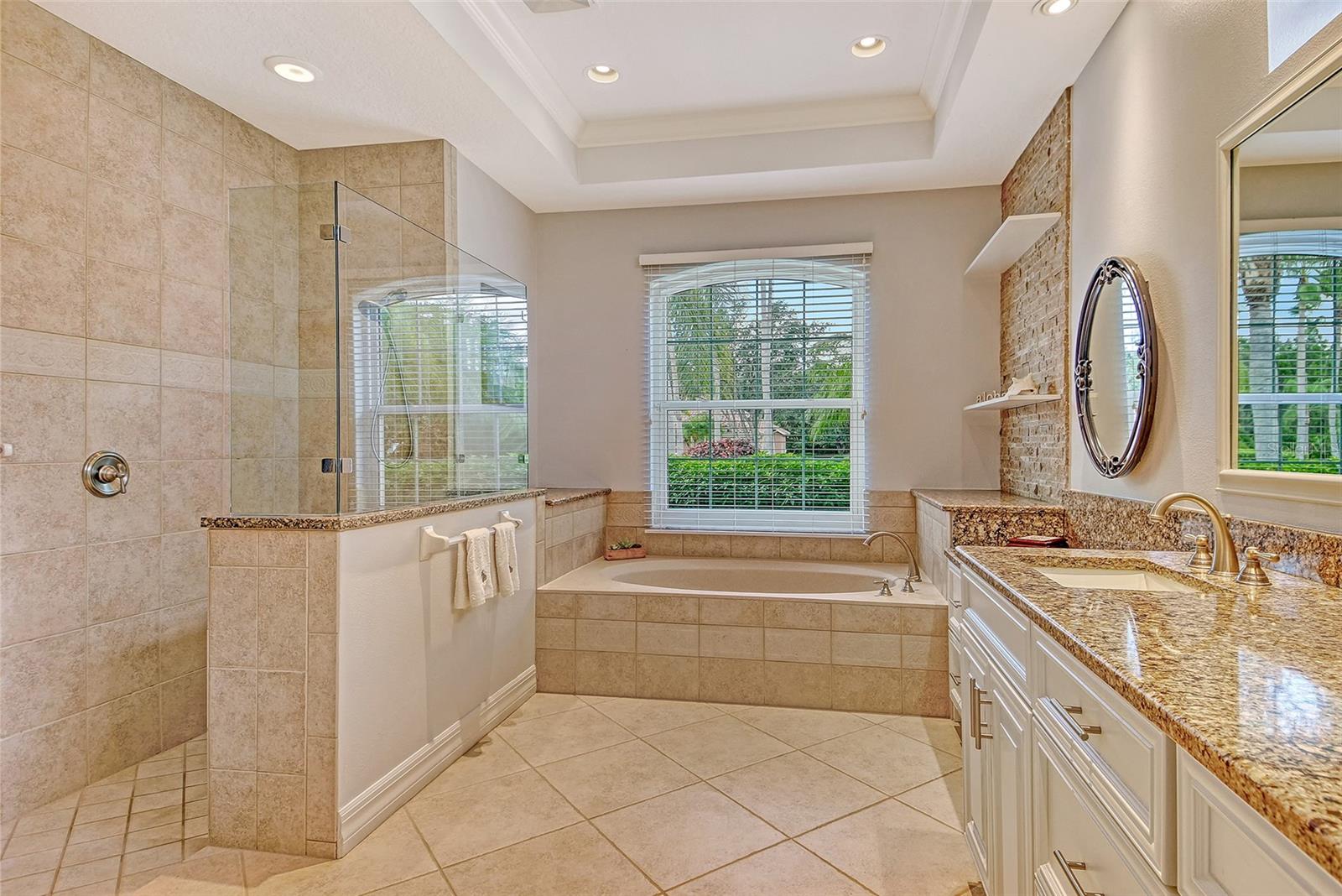 LAKEWOOD RANCH COUNTRY CLUB - Residential