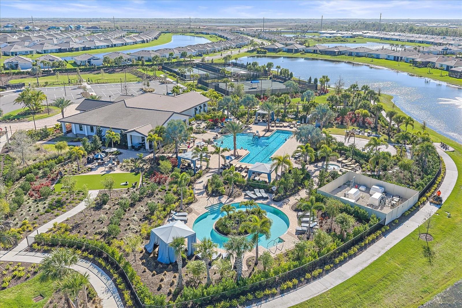 STAR FARMS AT LAKEWOOD RANCH - Residential