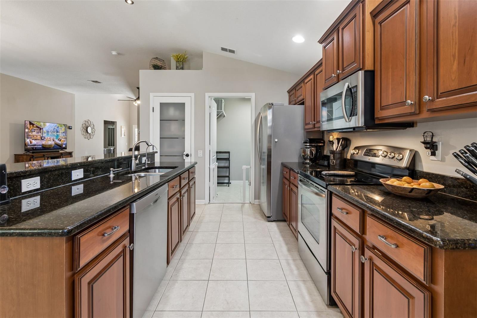 LEXINGTON OAKS VILLAGE 32A 33 - Residential