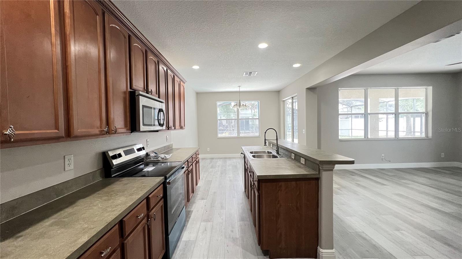 SUNRISE LAKES PH III SUB - Residential