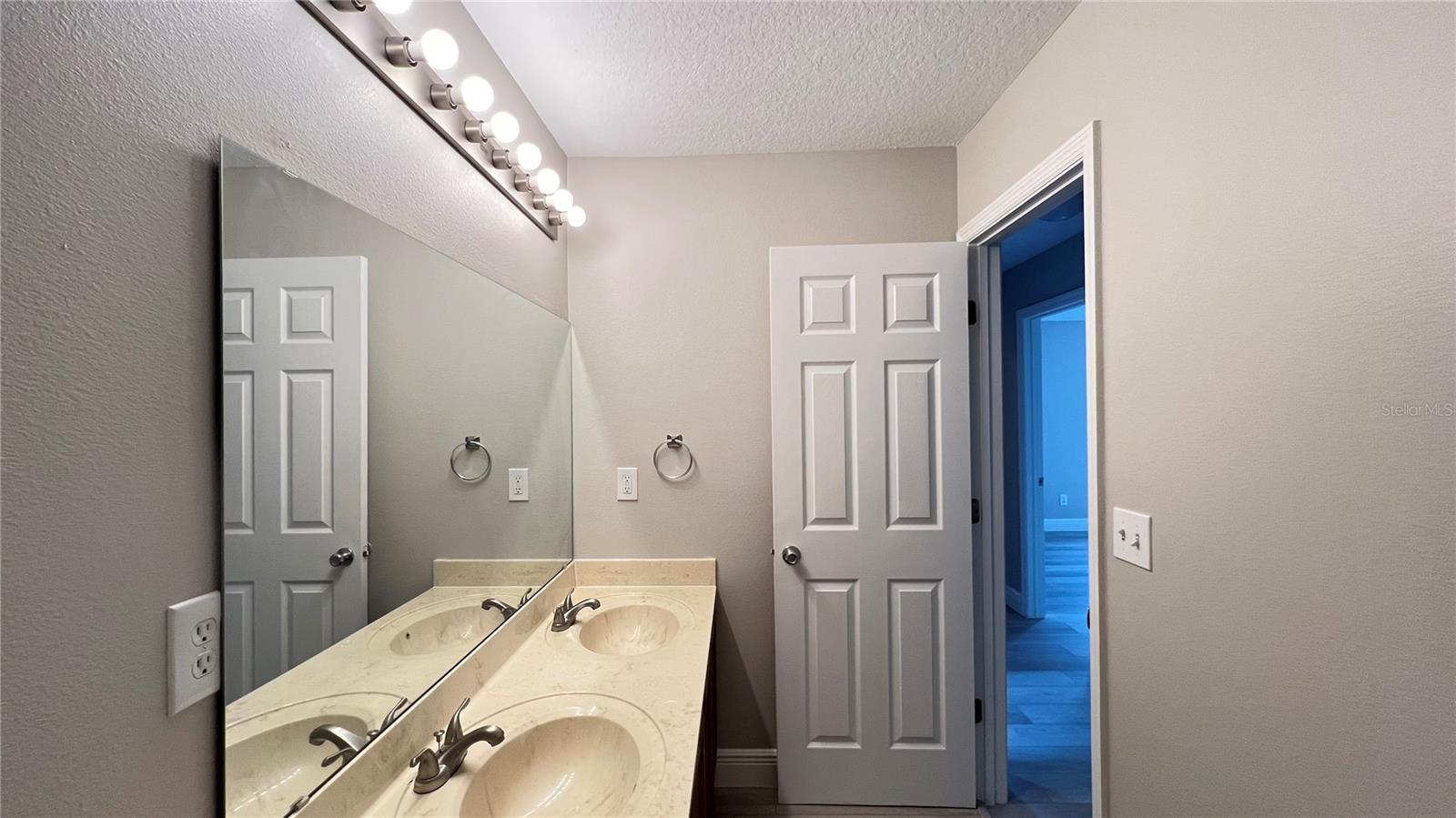 SUNRISE LAKES PH III SUB - Residential