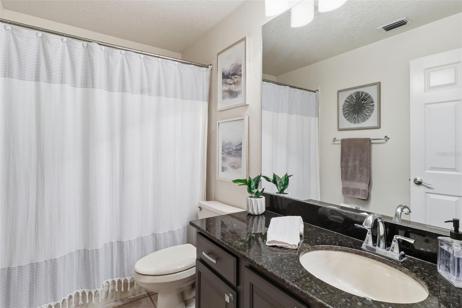 SWANN LAKE - Residential