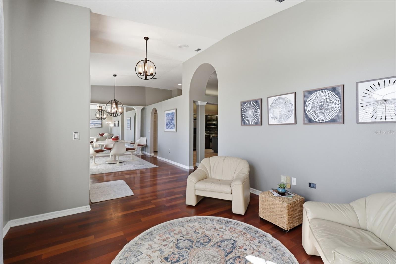 SWANN LAKE - Residential