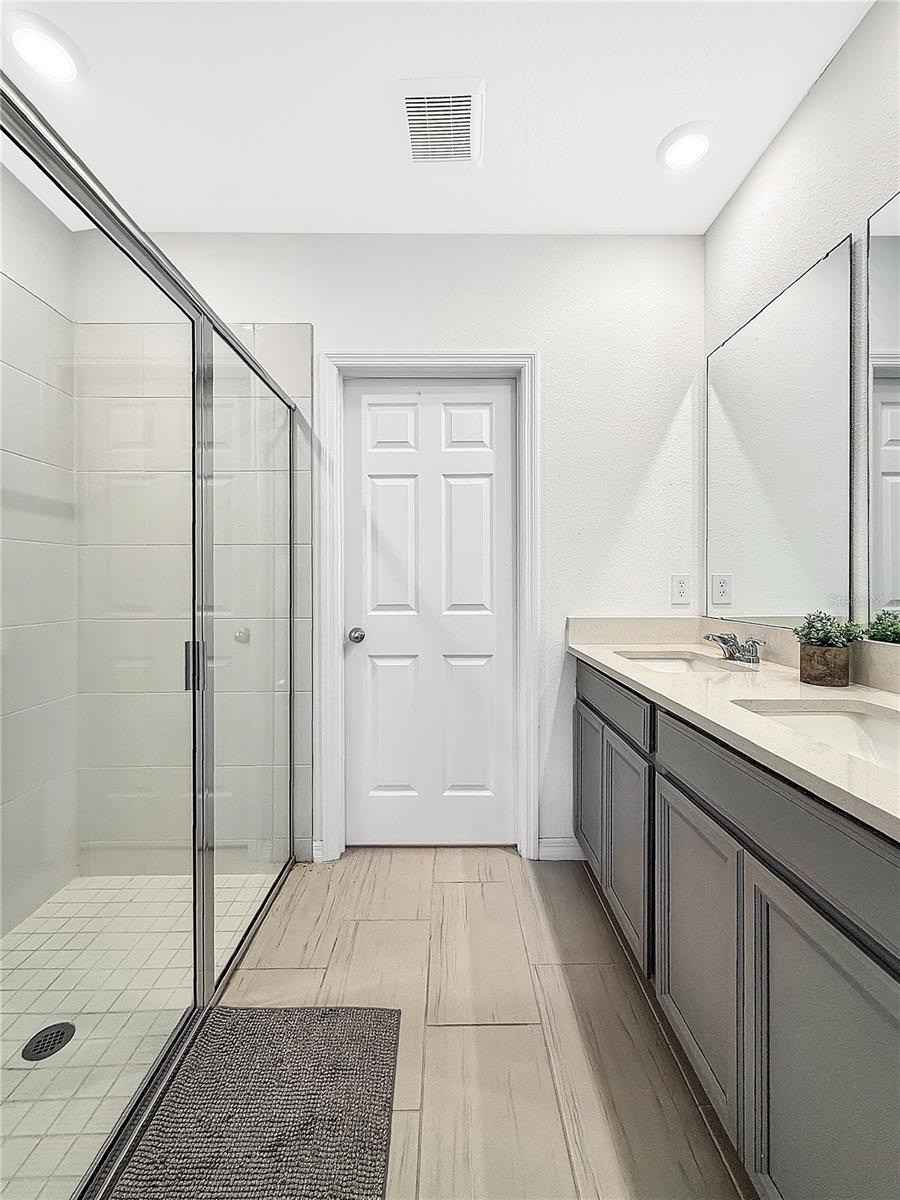 TUSCAN MDWS - Residential