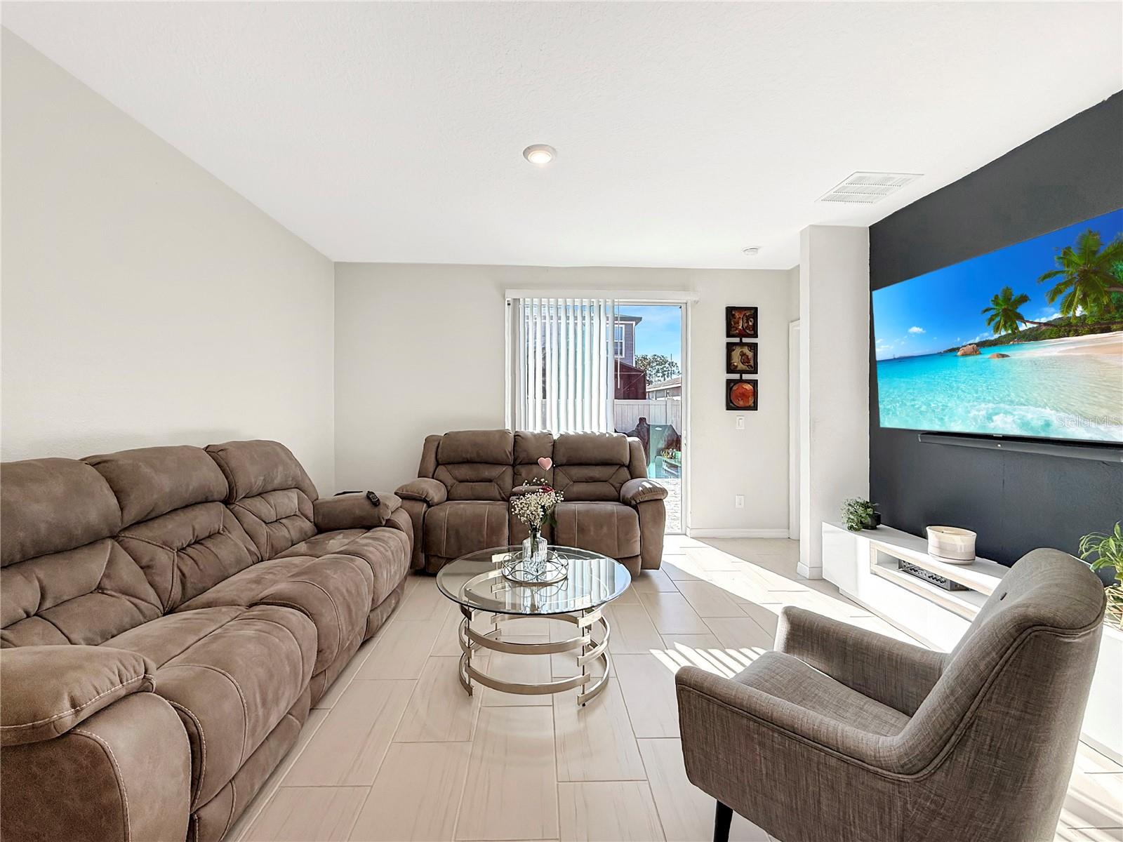 TUSCAN MDWS - Residential