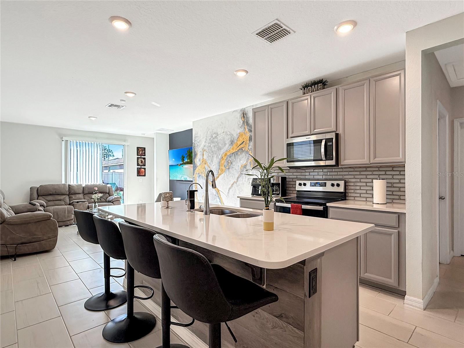 TUSCAN MDWS - Residential