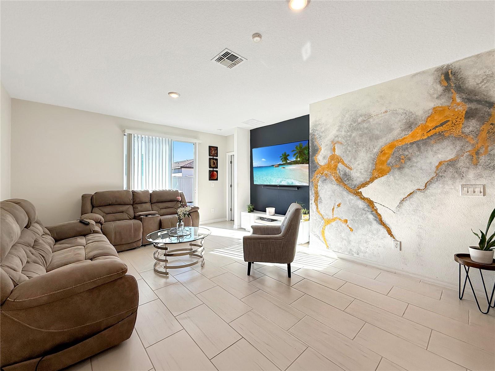 TUSCAN MDWS - Residential