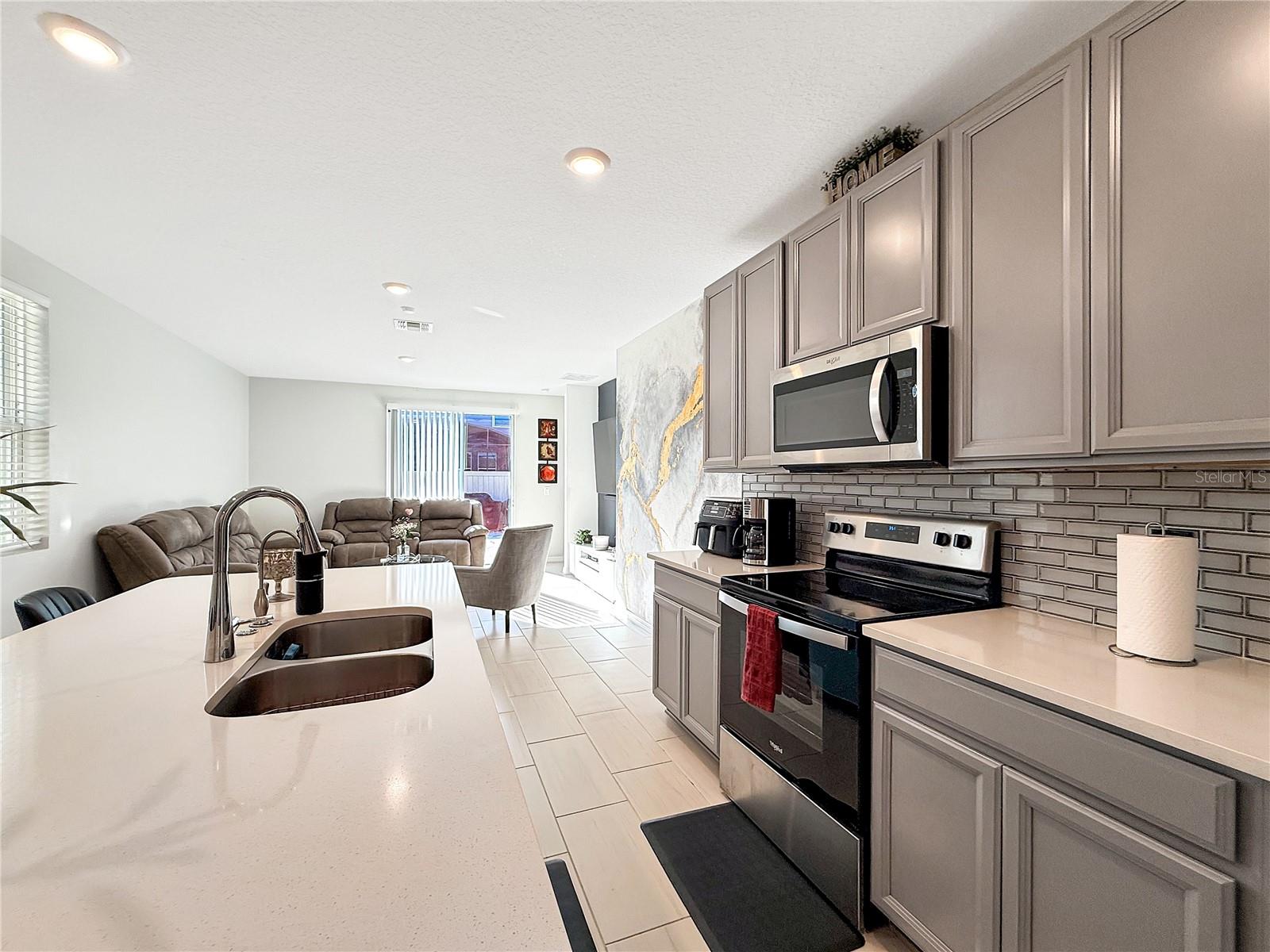 TUSCAN MDWS - Residential