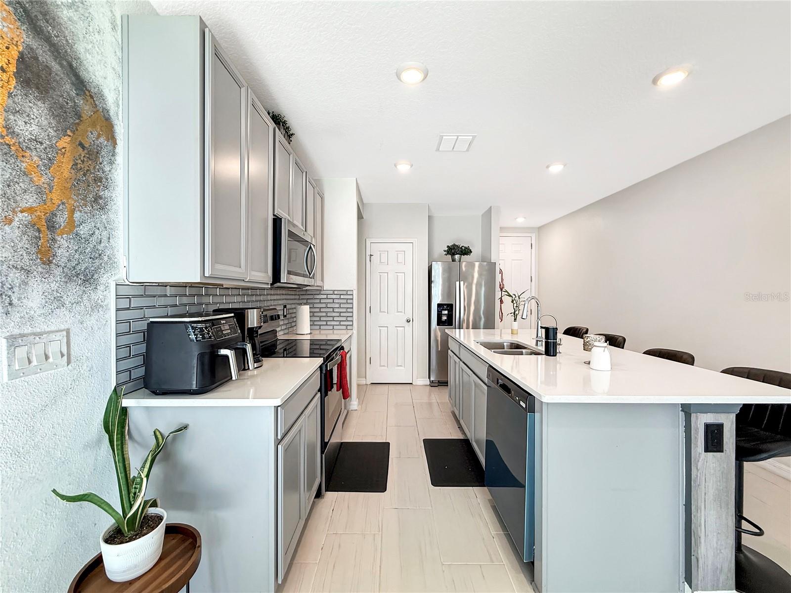 TUSCAN MDWS - Residential