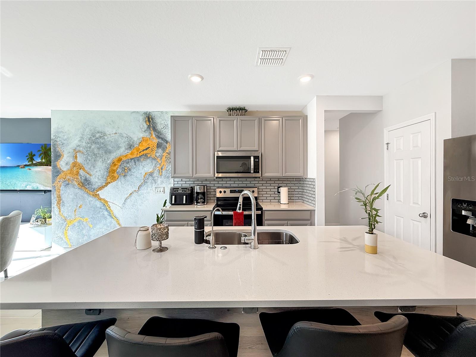 TUSCAN MDWS - Residential