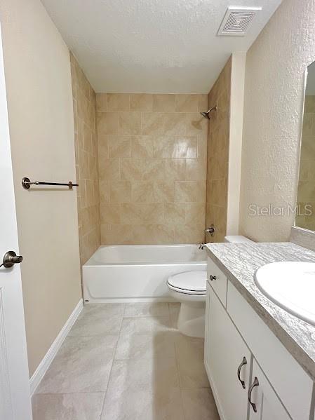 ROLLING RANCH ESTATE - Residential Lease