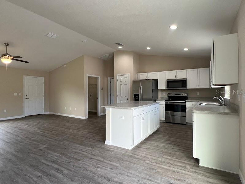 ROLLING RANCH ESTATE - Residential Lease