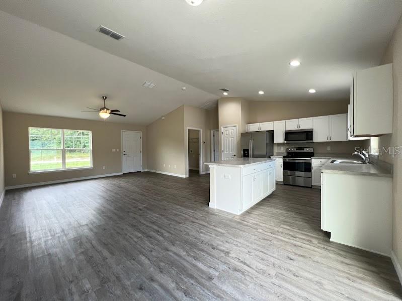 ROLLING RANCH ESTATE - Residential Lease