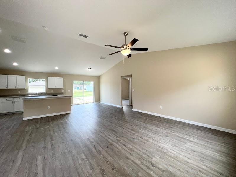 ROLLING RANCH ESTATE - Residential Lease
