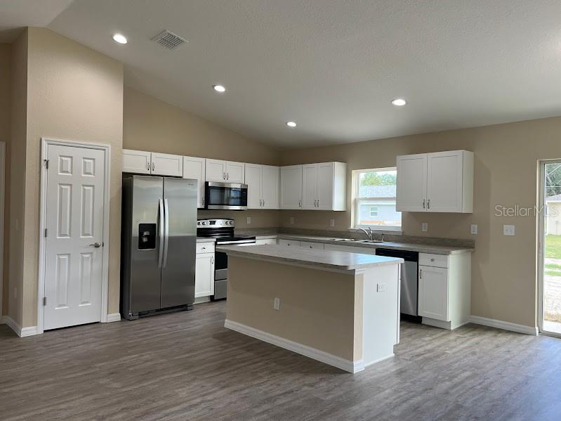 ROLLING RANCH ESTATE - Residential Lease