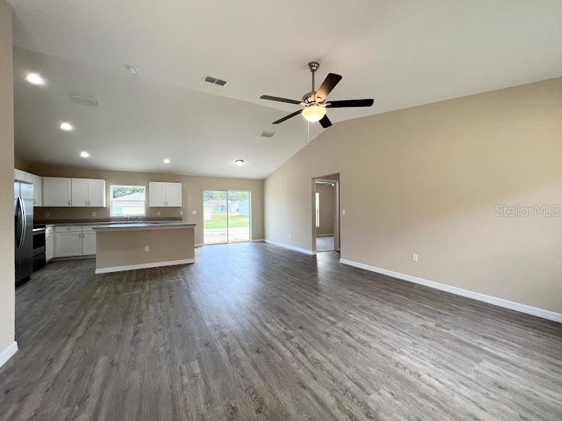 ROLLING RANCH ESTATE - Residential Lease