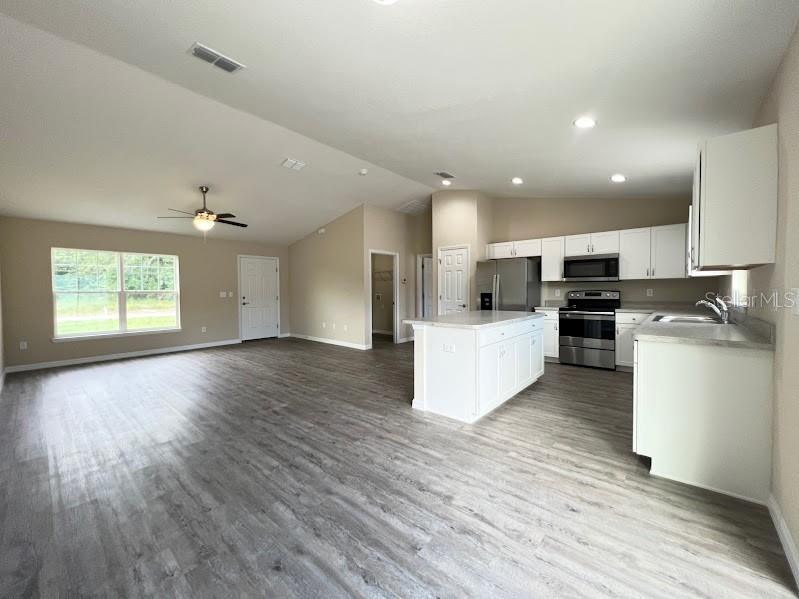 ROLLING RANCH ESTATE - Residential Lease