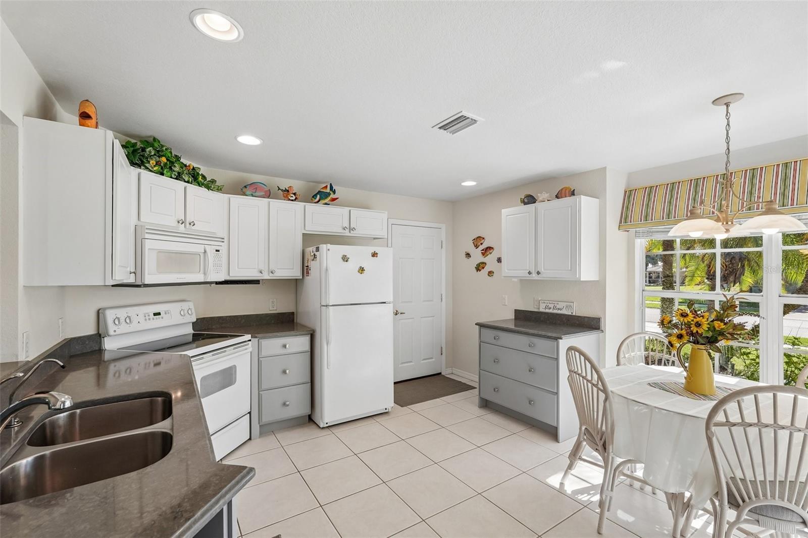 580 ROSE APPLE CIRCLE