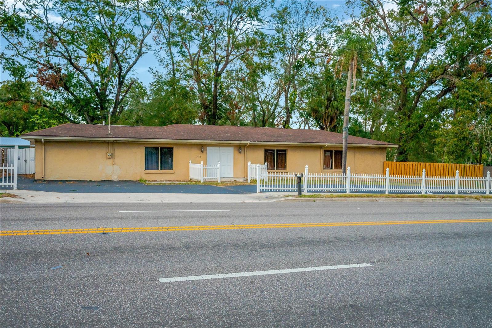 3 bed ,2bath plus an office singe family house right off the Hillsborough River.Tiles and laminate throughout. $2,400 a month plus $2,400 deposit .