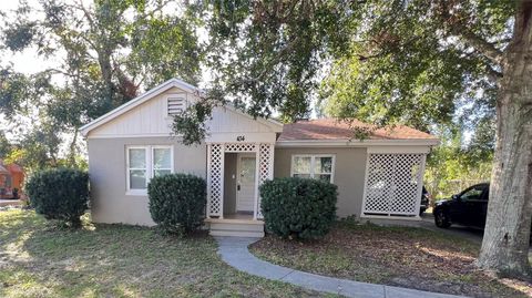 A home in WINTER HAVEN