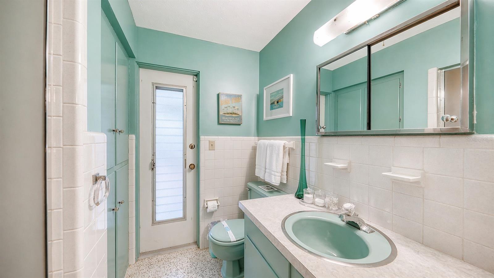 SOUTH GATE - Residential