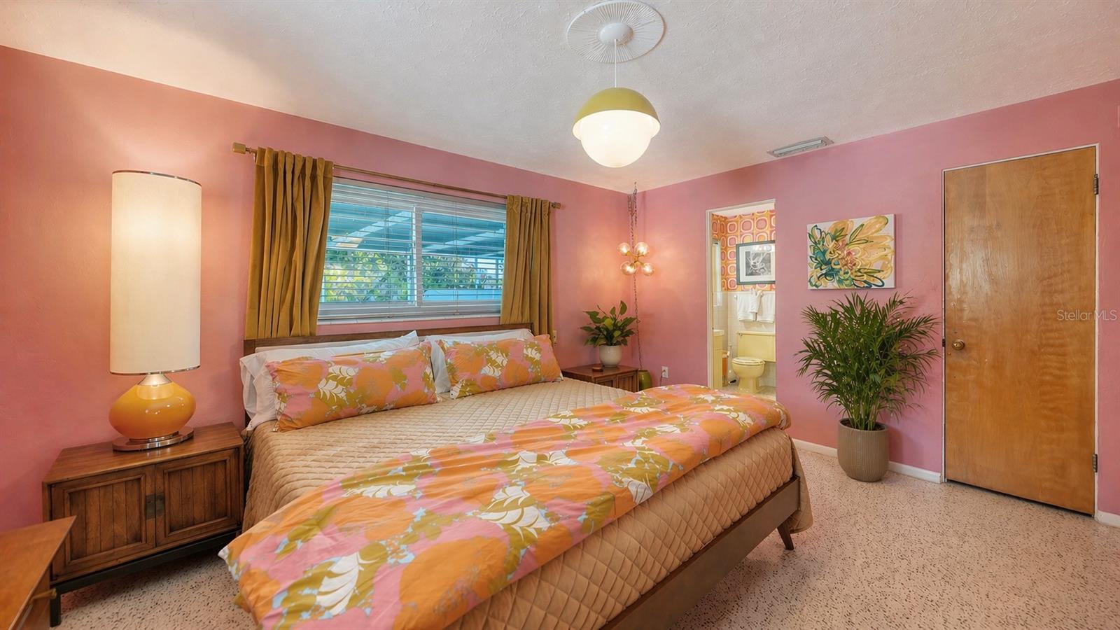 SOUTH GATE - Residential