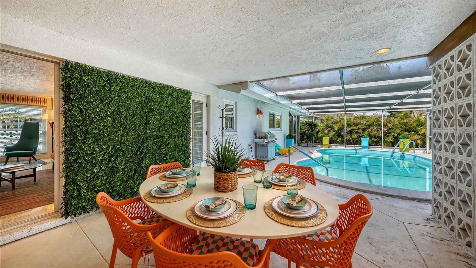 SOUTH GATE - Residential