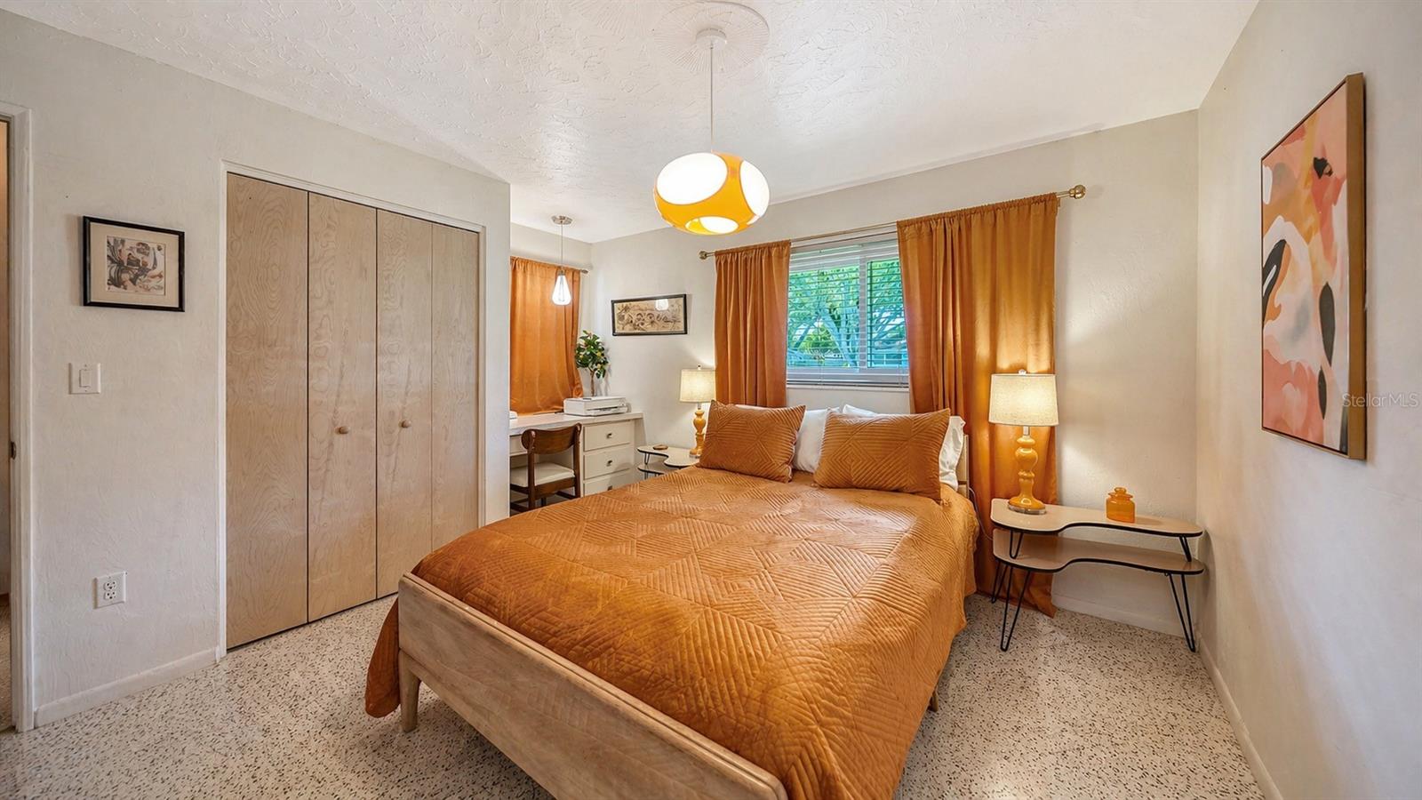 SOUTH GATE - Residential