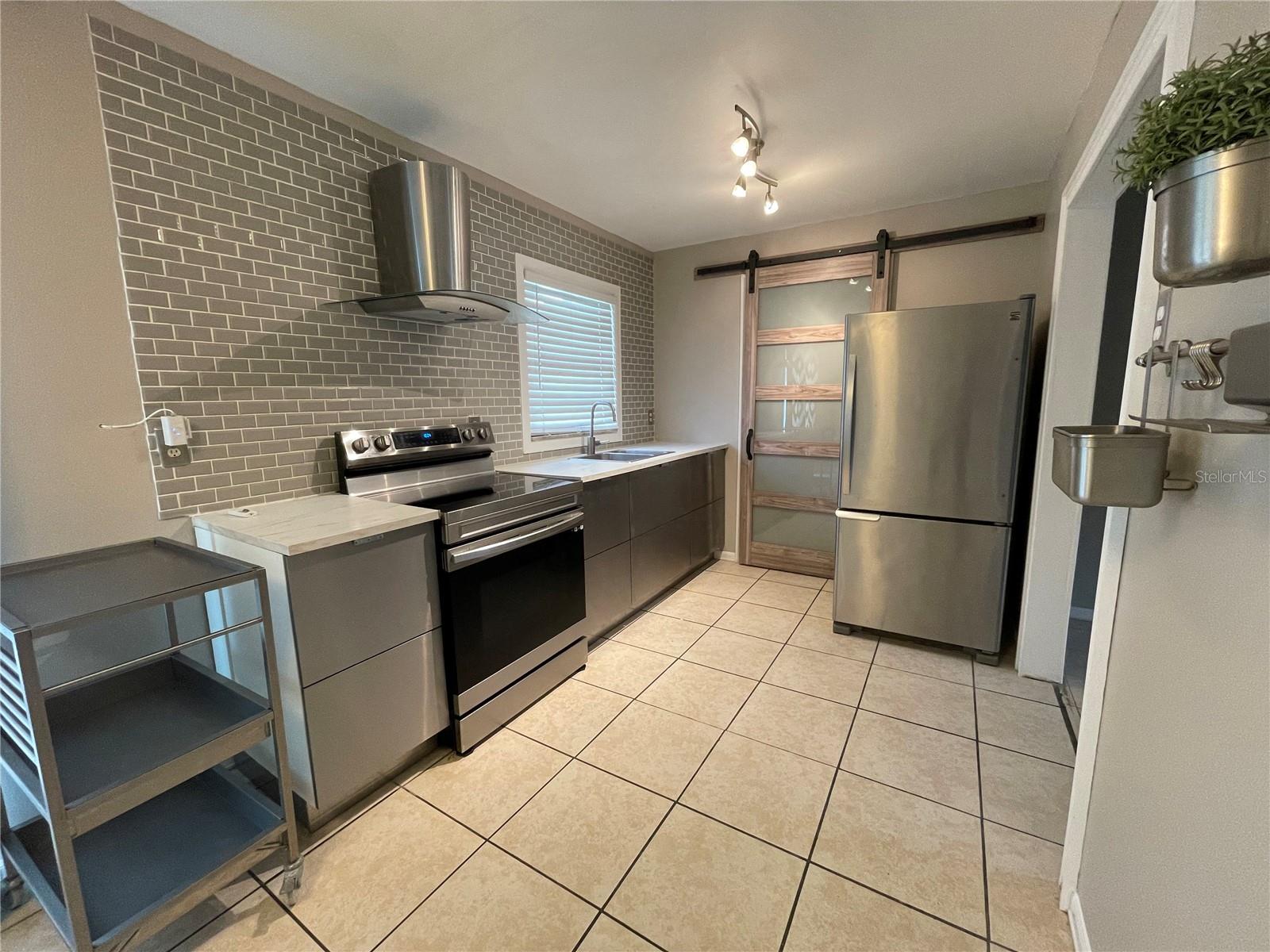 RICHMOND ESTATES - Residential Lease