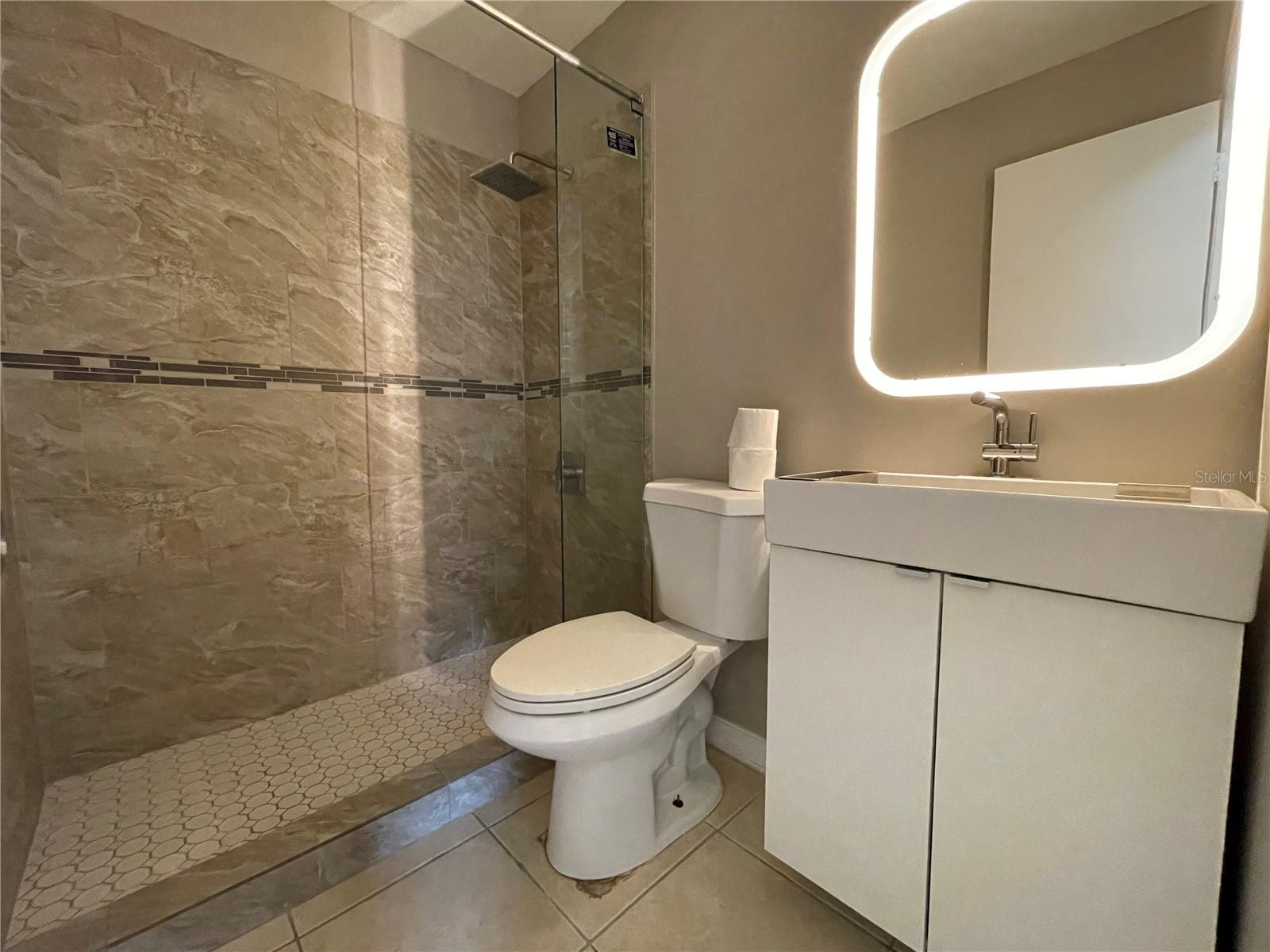 RICHMOND ESTATES - Residential Lease