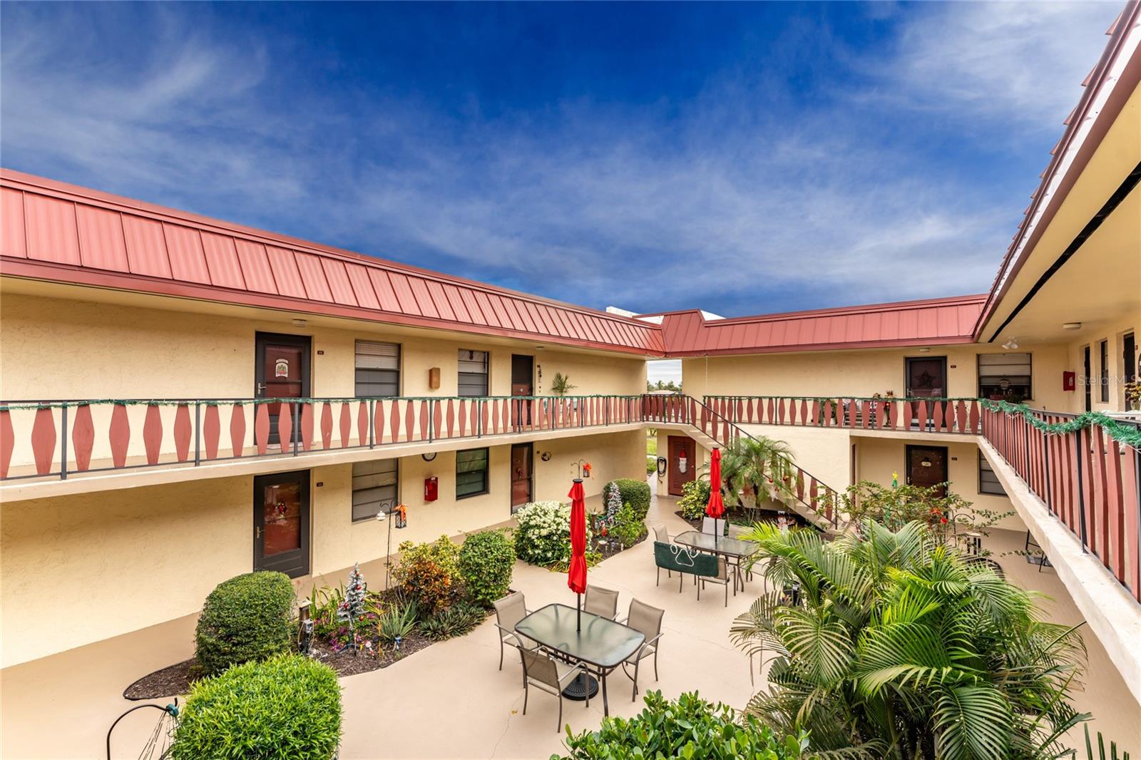 RIVERHOUSE - Residential