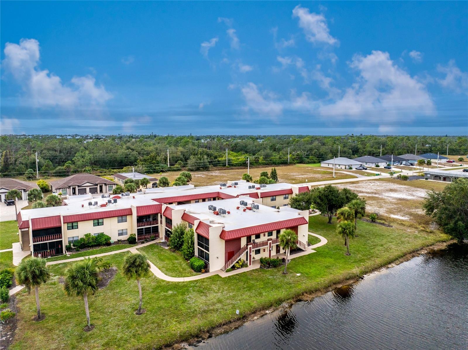 RIVERHOUSE - Residential