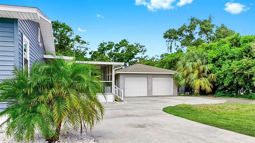 Photo of 10103 Bryant Road, Lithia, FL 33547 (MLS # TB8409806)